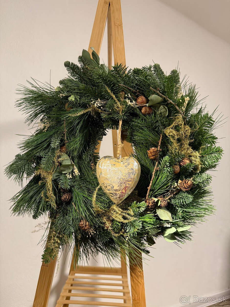 Vianočný veniec na dvere