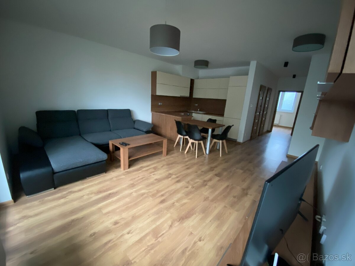 PRENÁJOM - 3 izb. byt, Narcisová, Michalovce