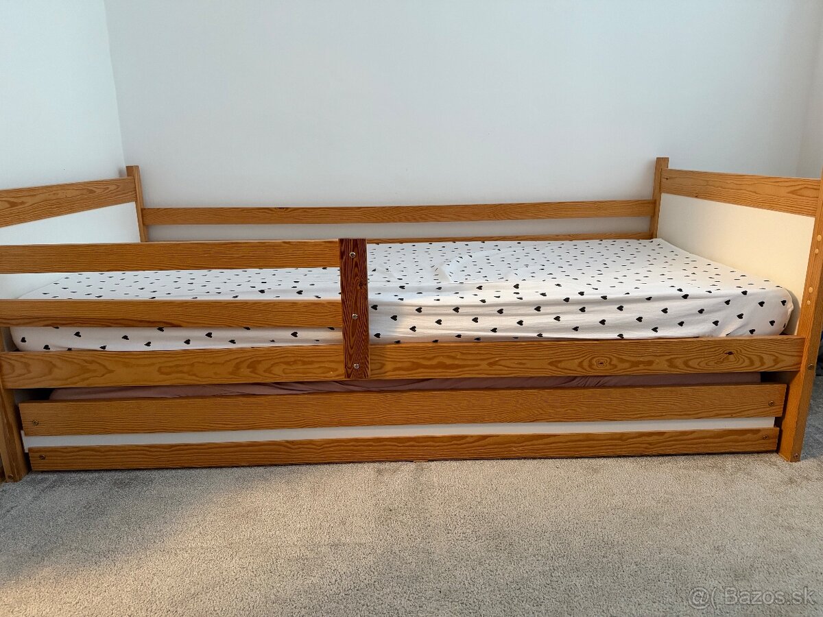 Postel s plnohodnotnym pristelkom