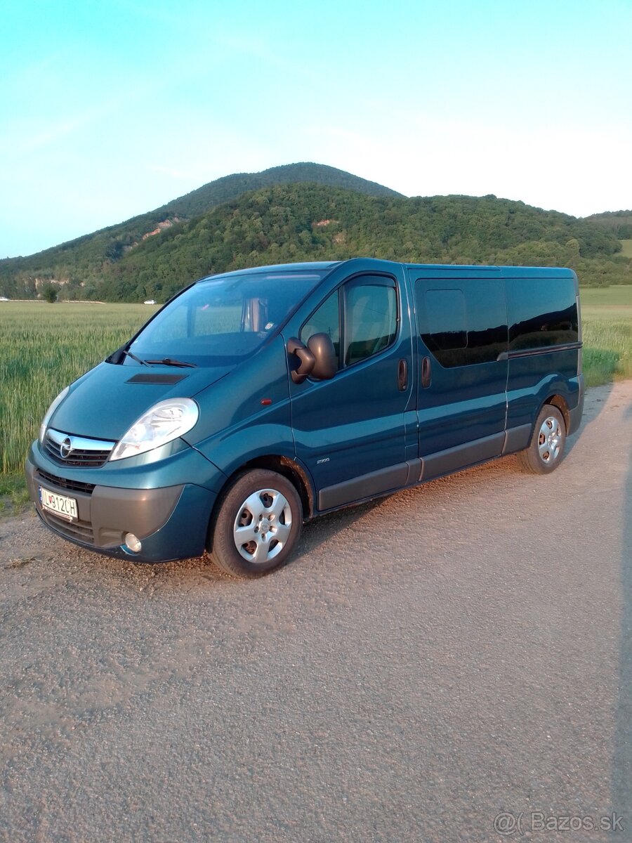 Predam Opel Vivaro long