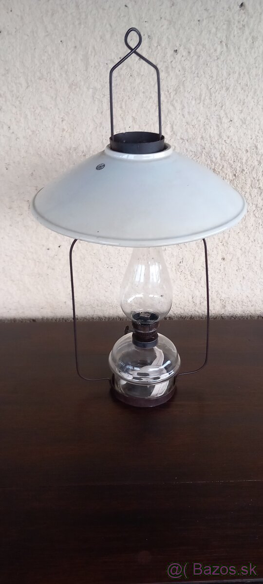 Starožitná závesná petrolejová lampa