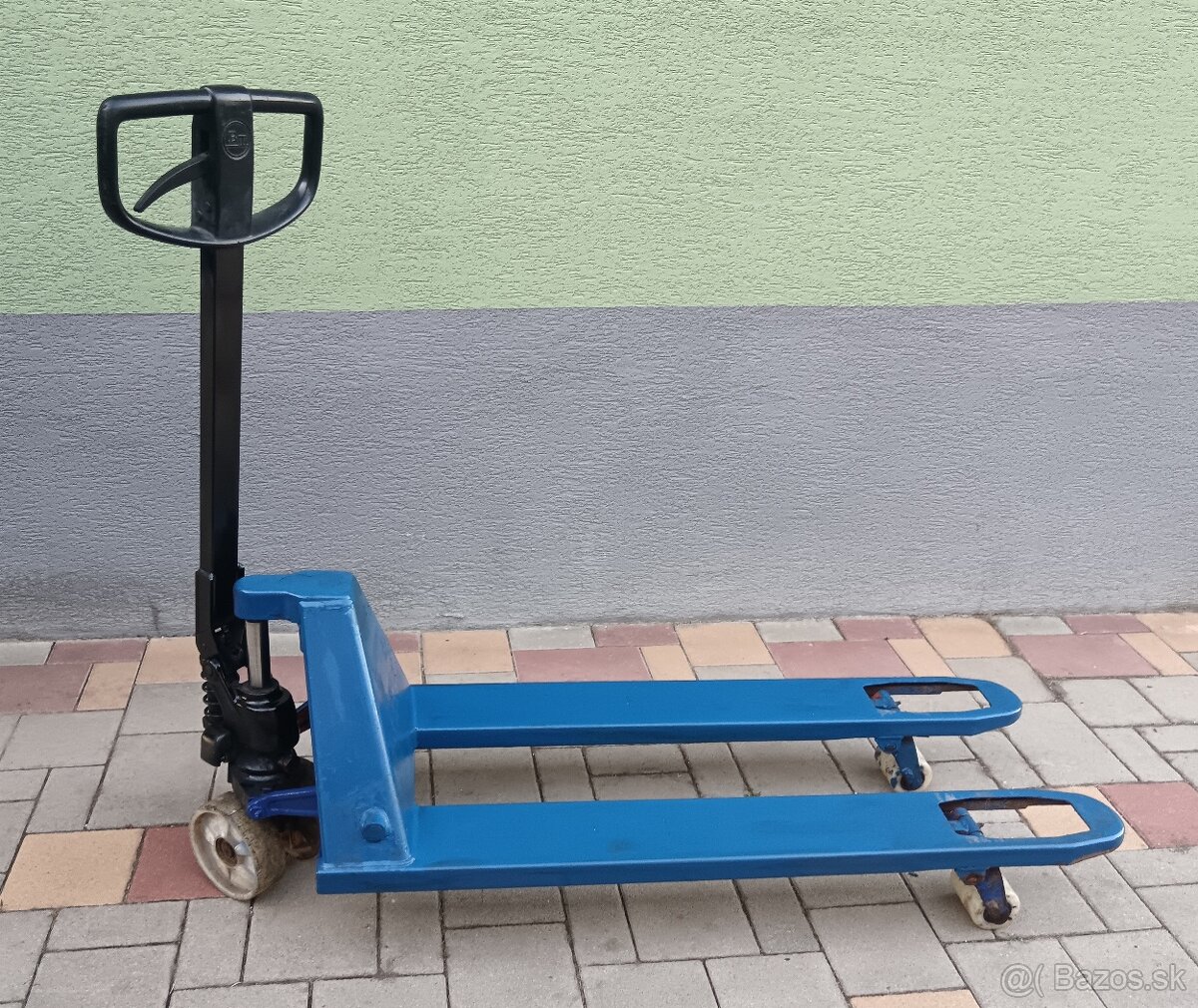 Paletovy vozík BT 2300