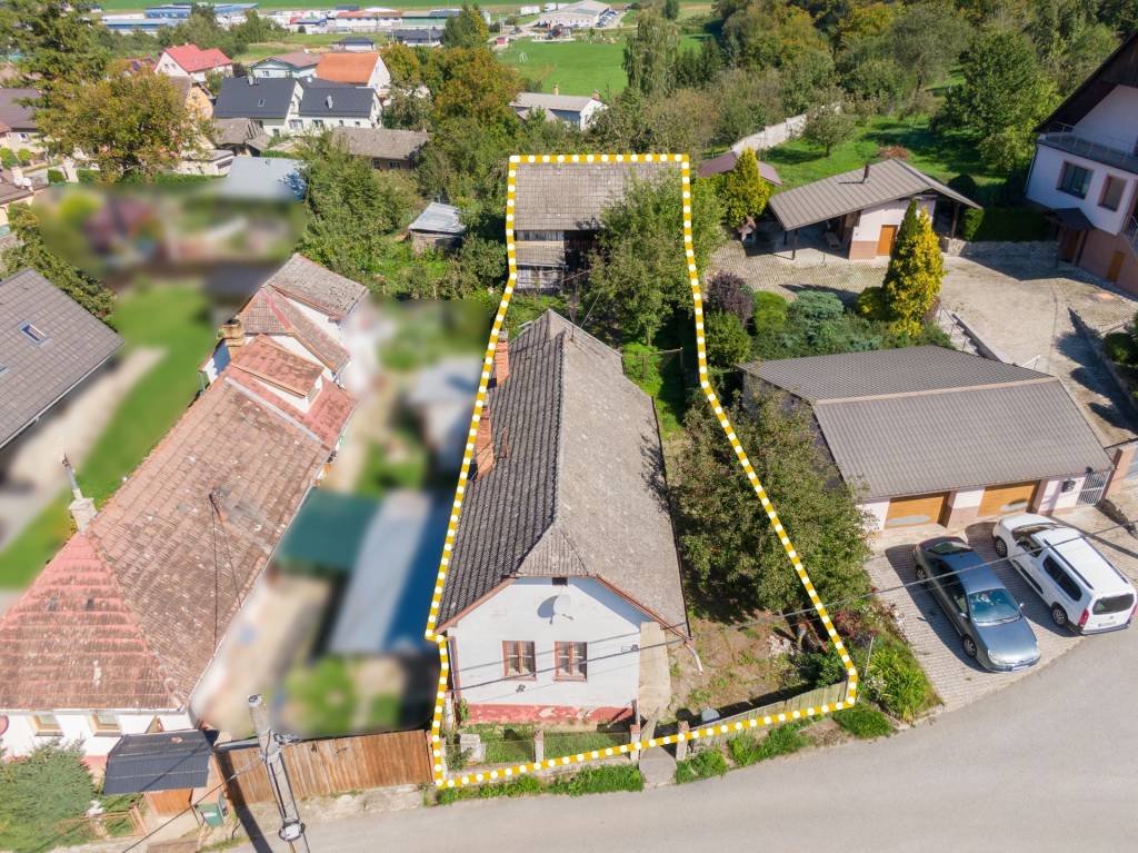 Na predaj rodinný dom s pozemkom v tichej lokalite Hloža Pod