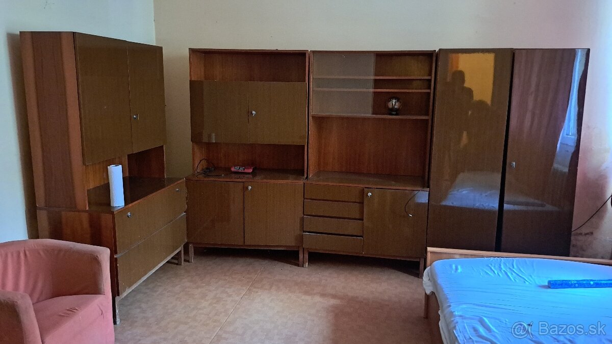 Predám starý nábytok