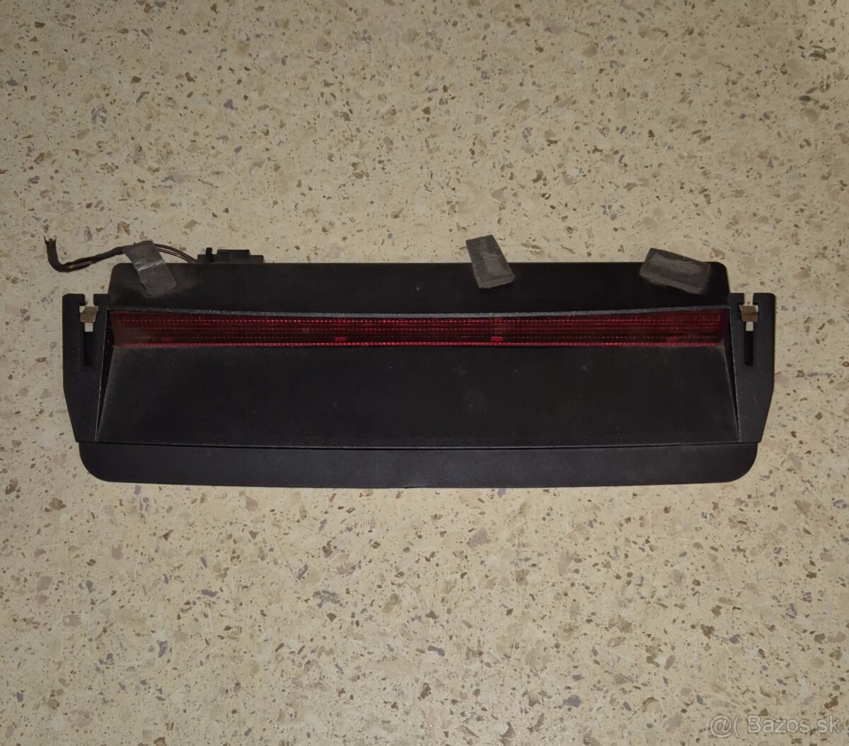 Predám tretíe brzdové svetlo na Passat B6 sedan