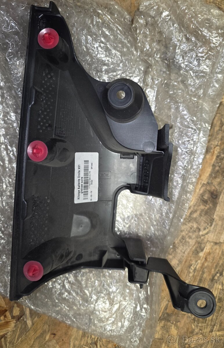 PRAVÁ VÝSTUHA ZADNÉHO NARAZNÍKA MERCEDES a2048803424