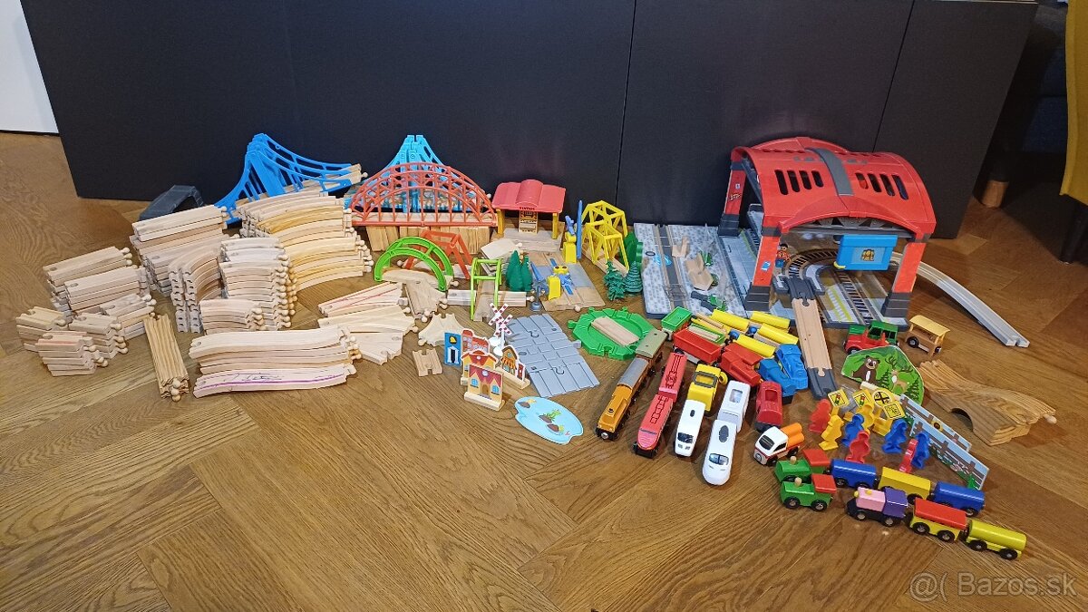 Drevená vláčiková dráha