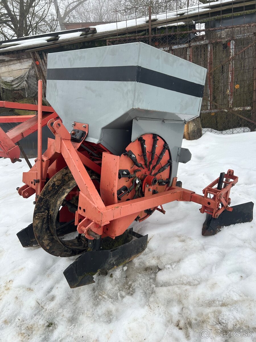 Predám český sadzač zemiakov