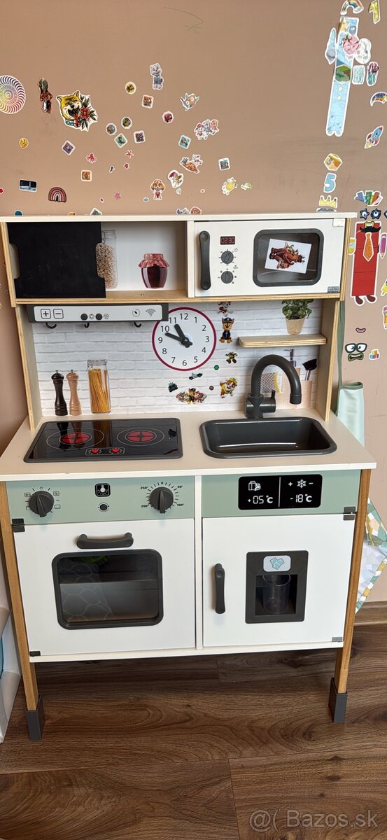 Detská kuchynka s vybavením