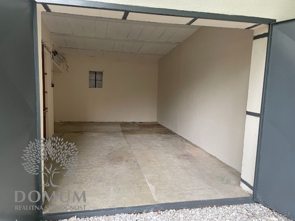 Garáž v Novom Meste n/V - na ul. Kpt. Nálepku, 20m2, elektri