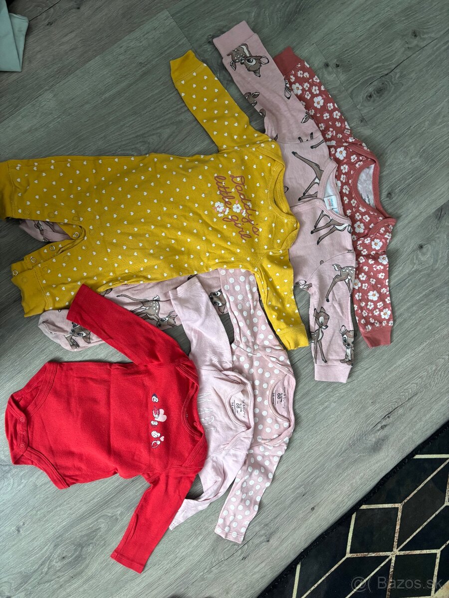 Darujem oblečenie pre dievčatko od narodenia až po cca 1rok