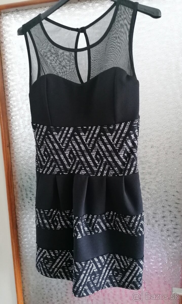 Čierne minišaty