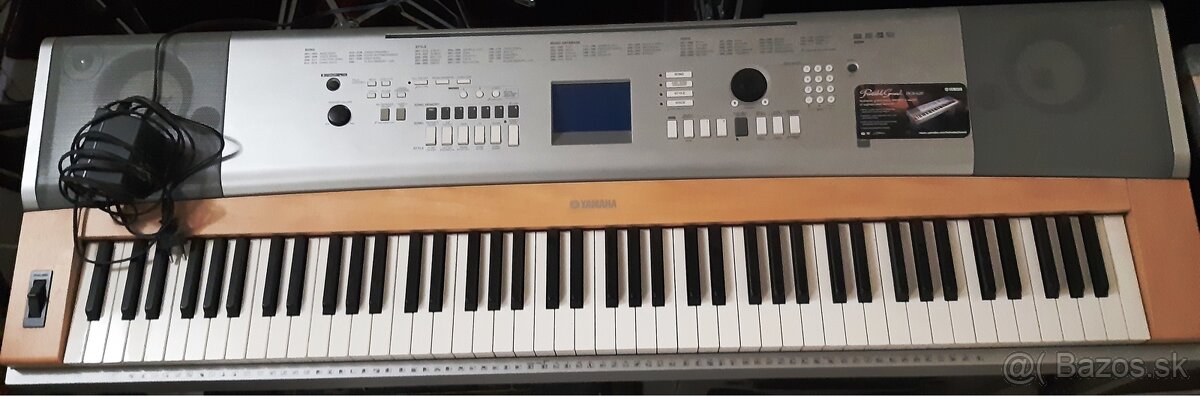 Yamaha Portable Grand DGX-620
