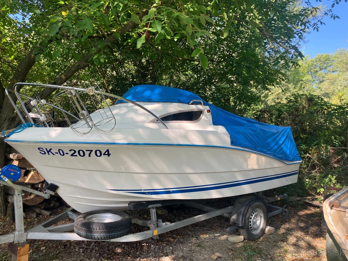 Predám motorový čln s vozíkom na prepravu