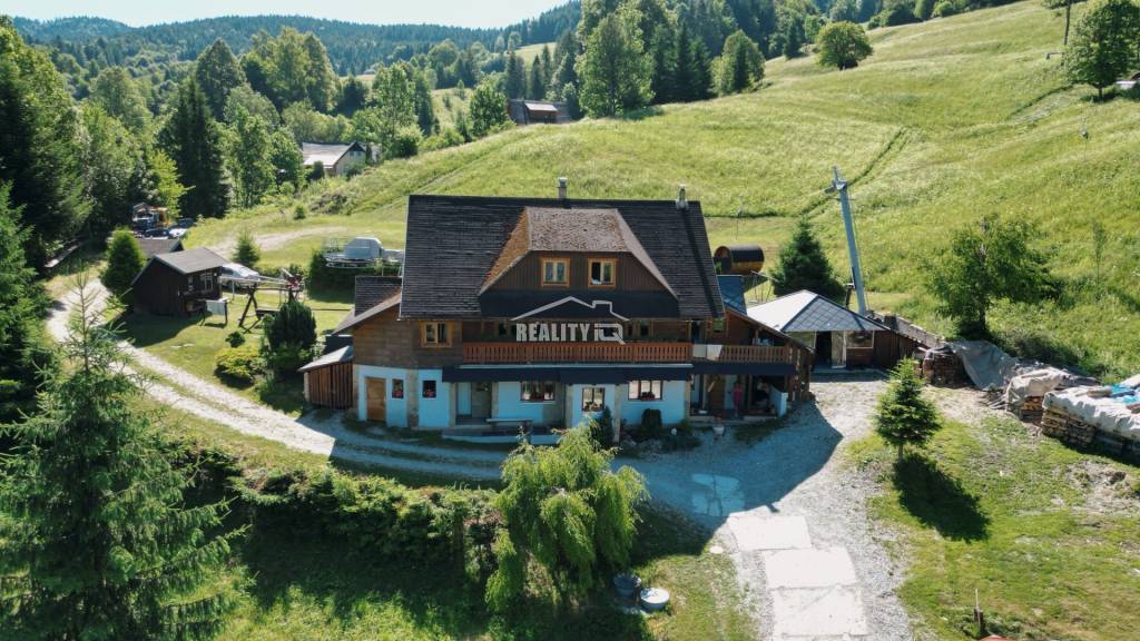 Investičná chata v Zázrivej s vlastnými vlekmi - EXKLUZÍVNE