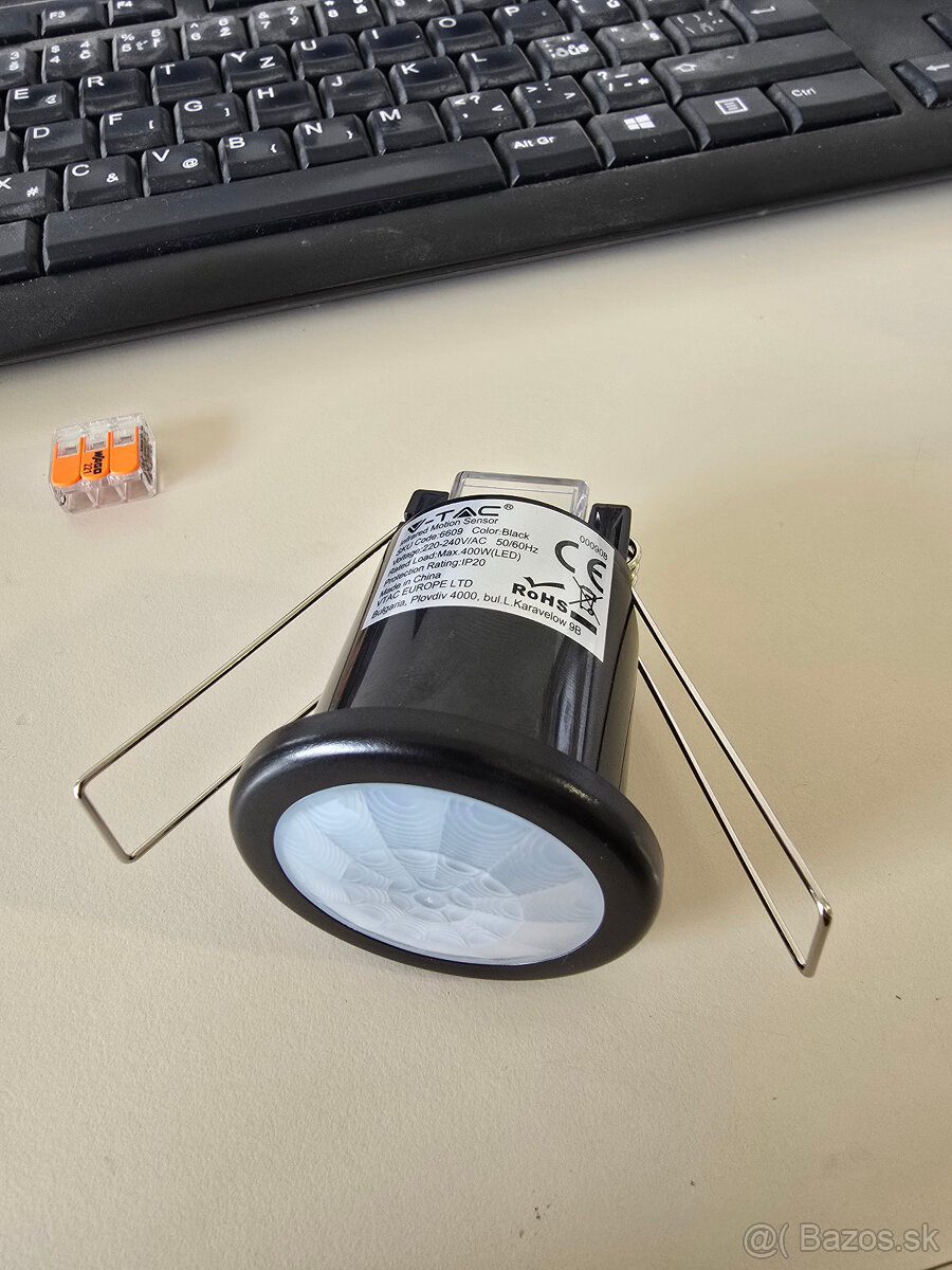 cierny pohybovy senzor vtac 8092