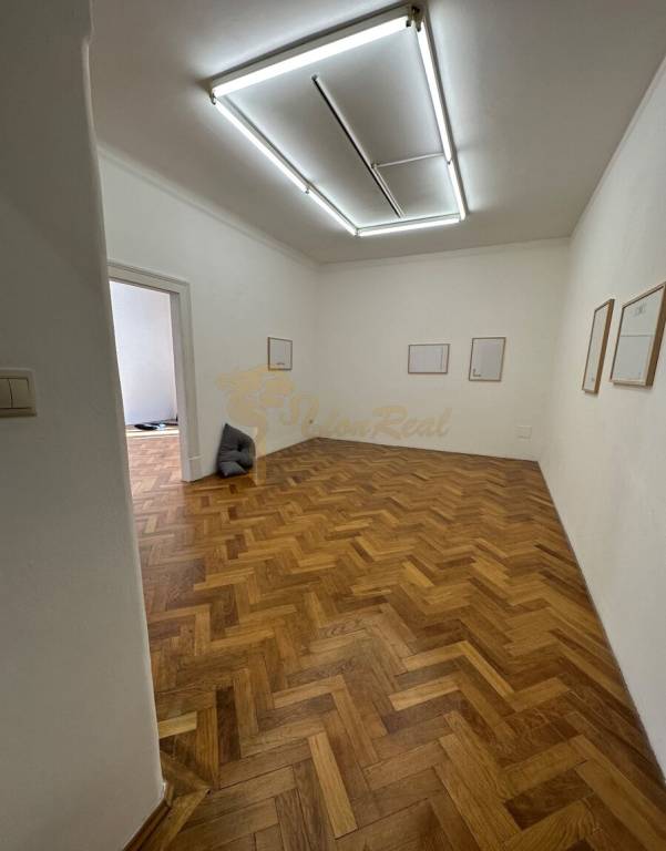 3,5 izb. byt v priamo centre Bratislavy na pešej zóne