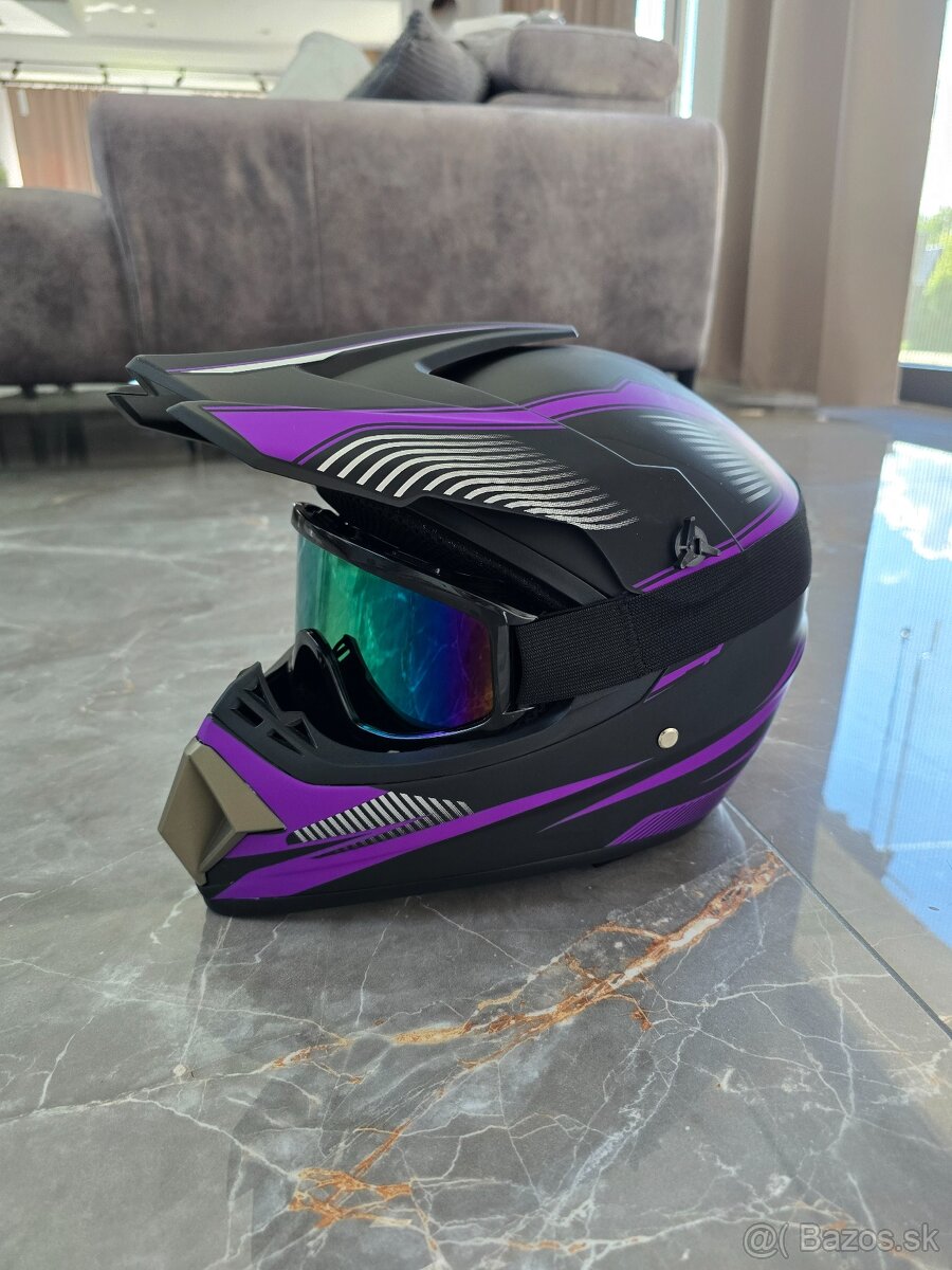 Nová prilba Veľkosť S - 55/56CM