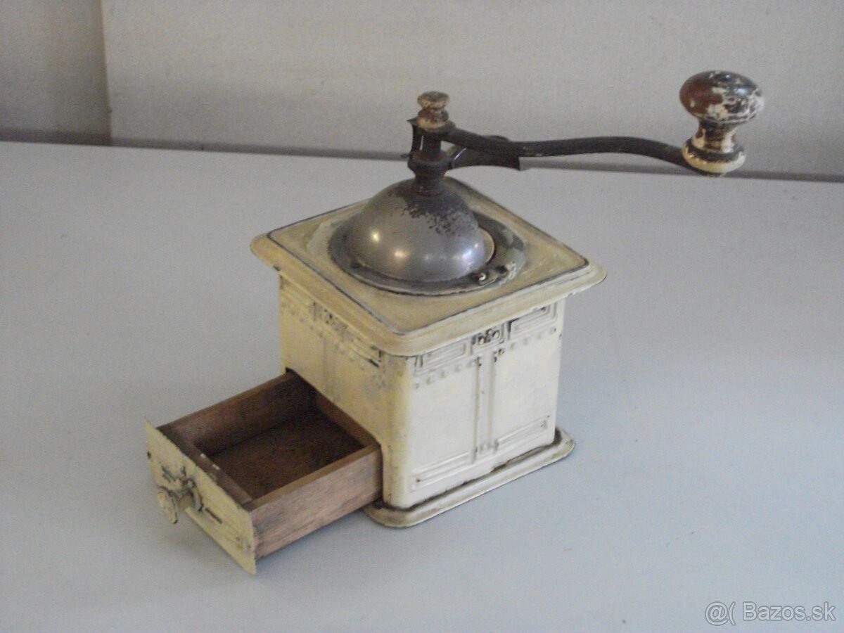 Starý mlynček na kávu.Lacno.