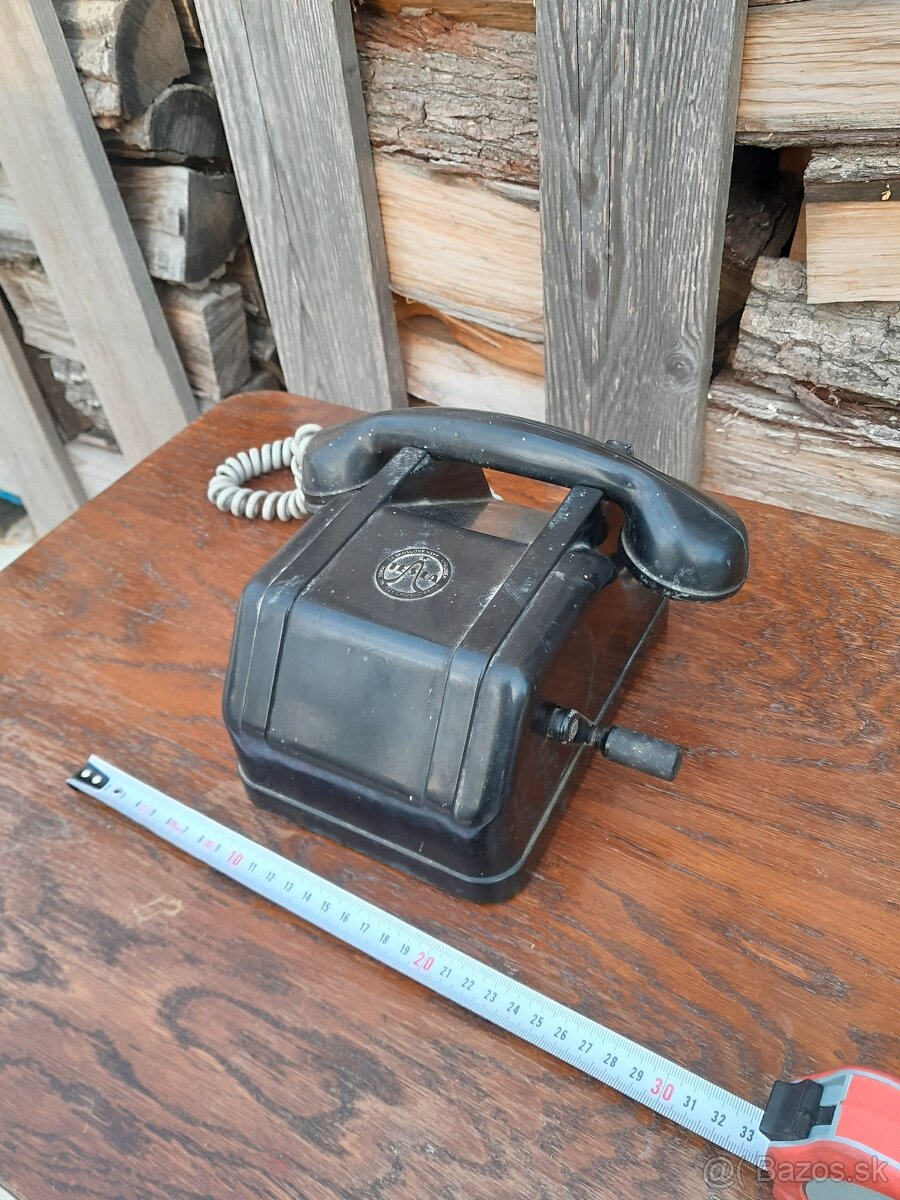 Predám starý telefón