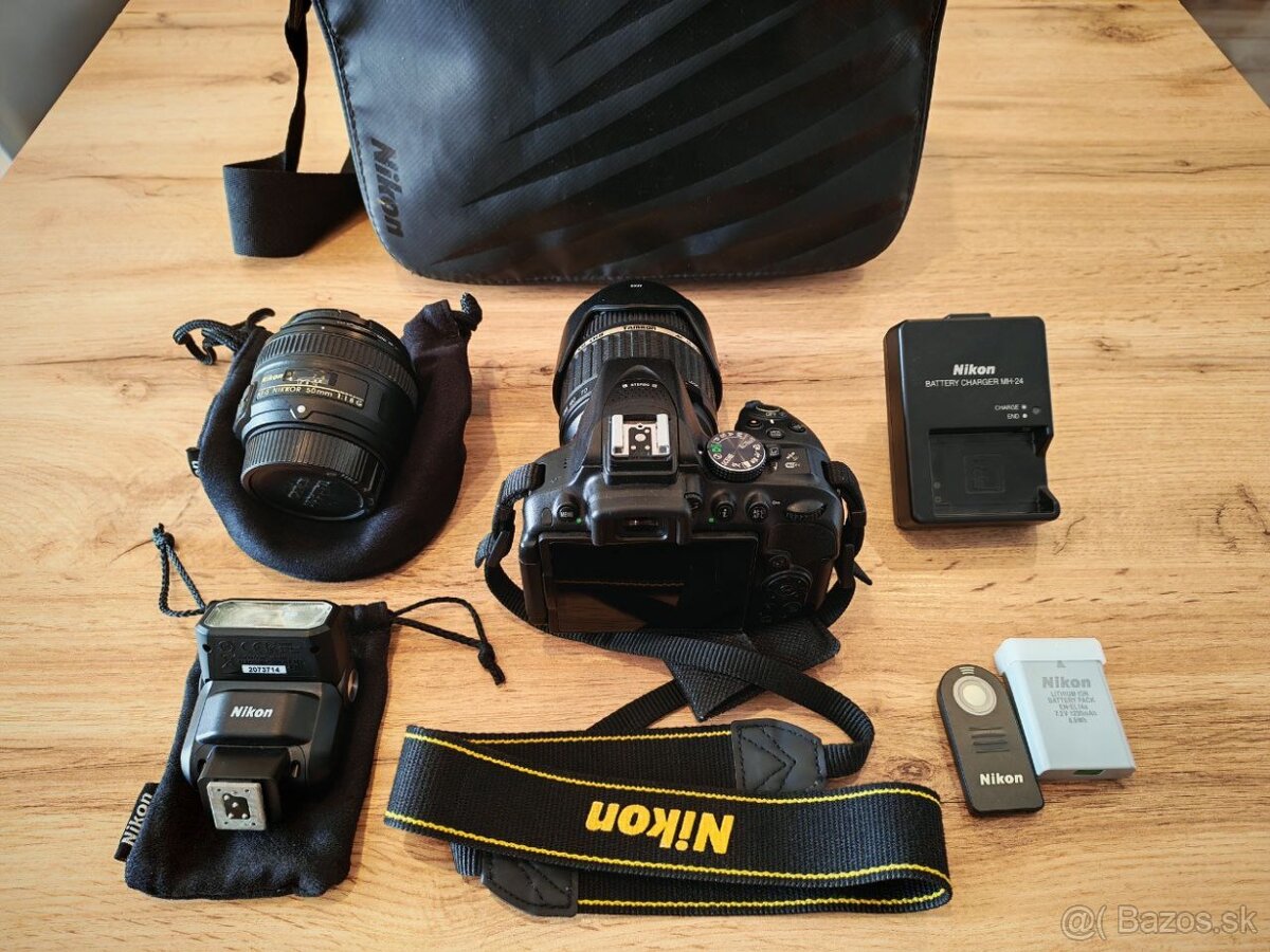 50mm objektiv a blesk Nikon