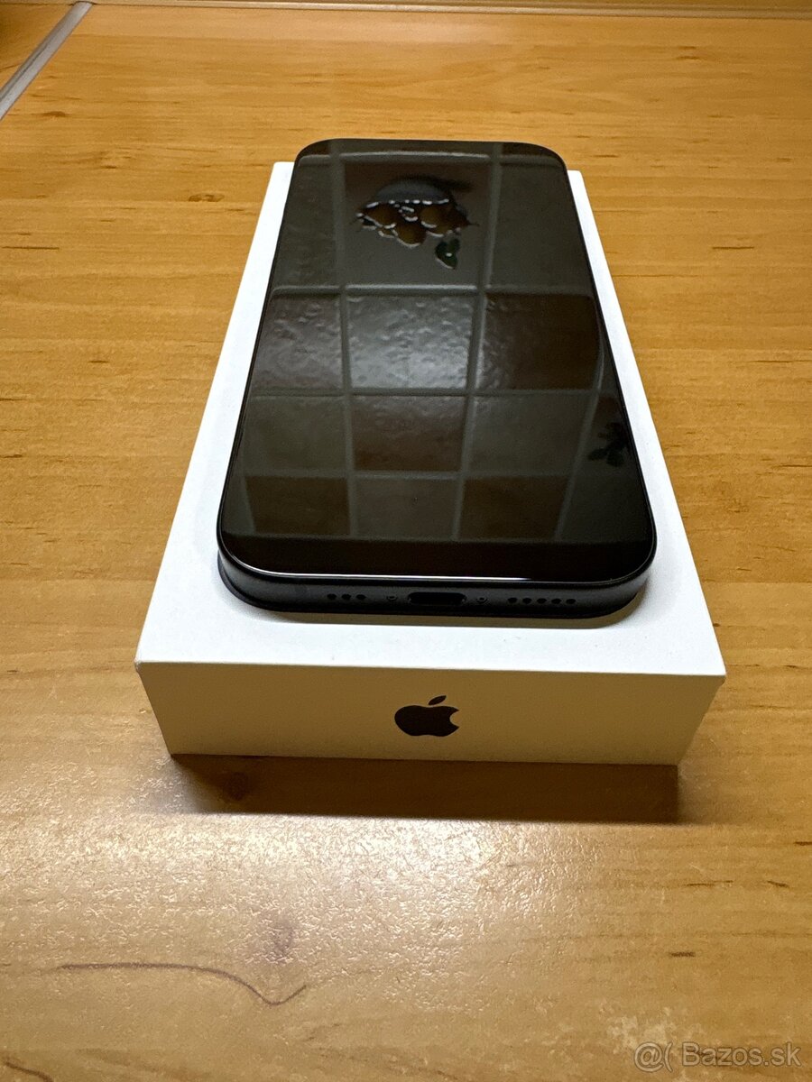 iPhone 15 128GB - 100% batéria