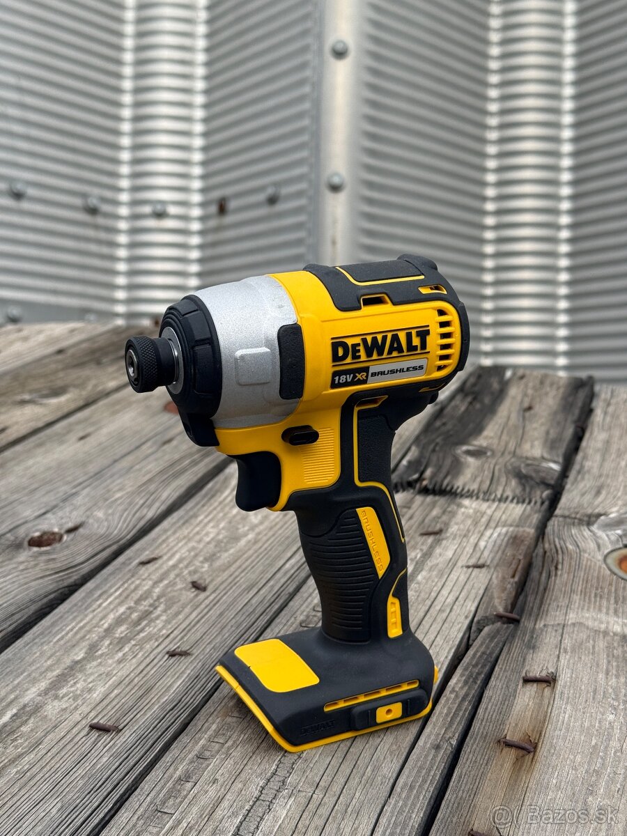 AKU razovy uťahovák Dewalt