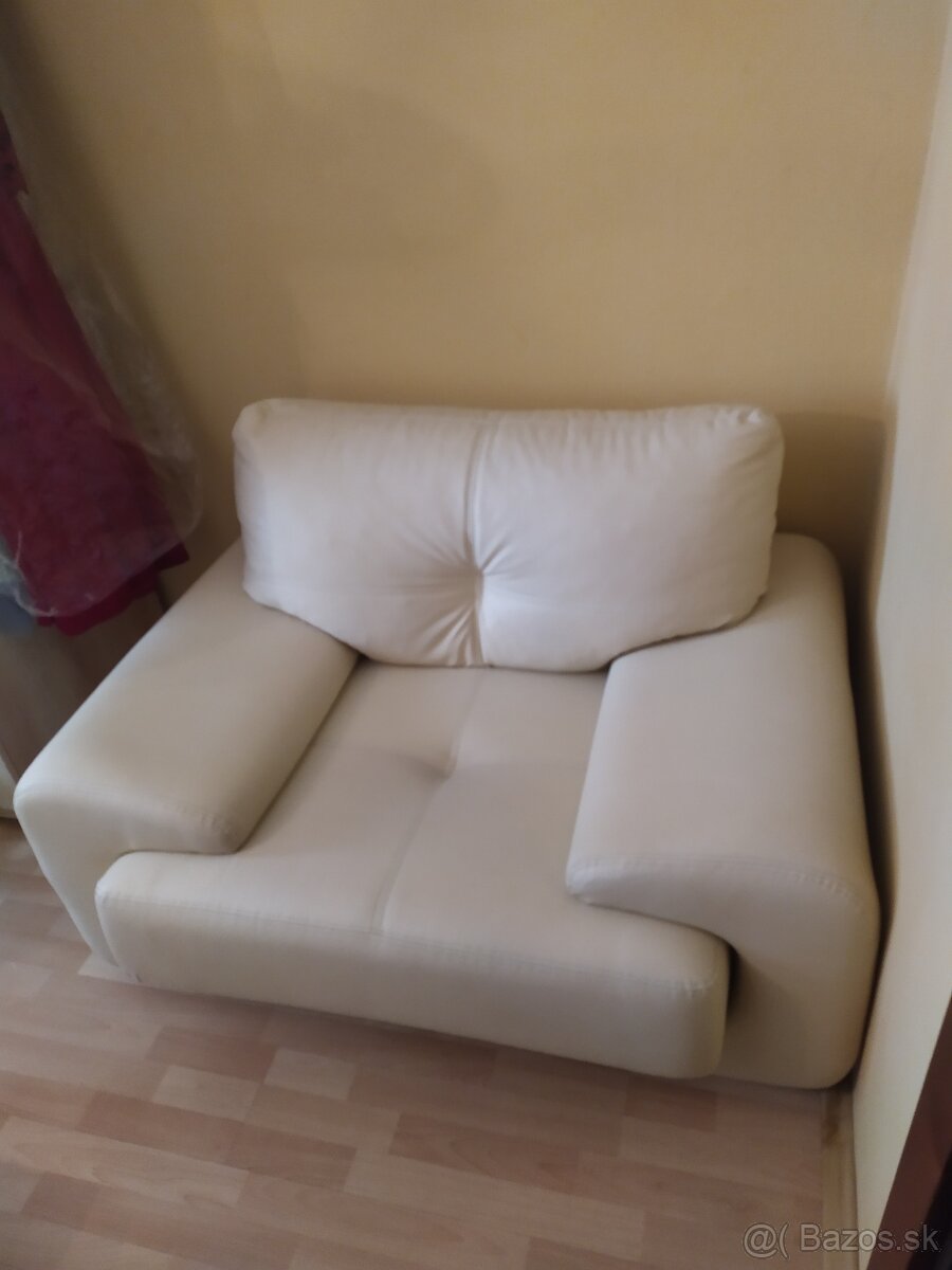 Trojdielna sedacia súprava