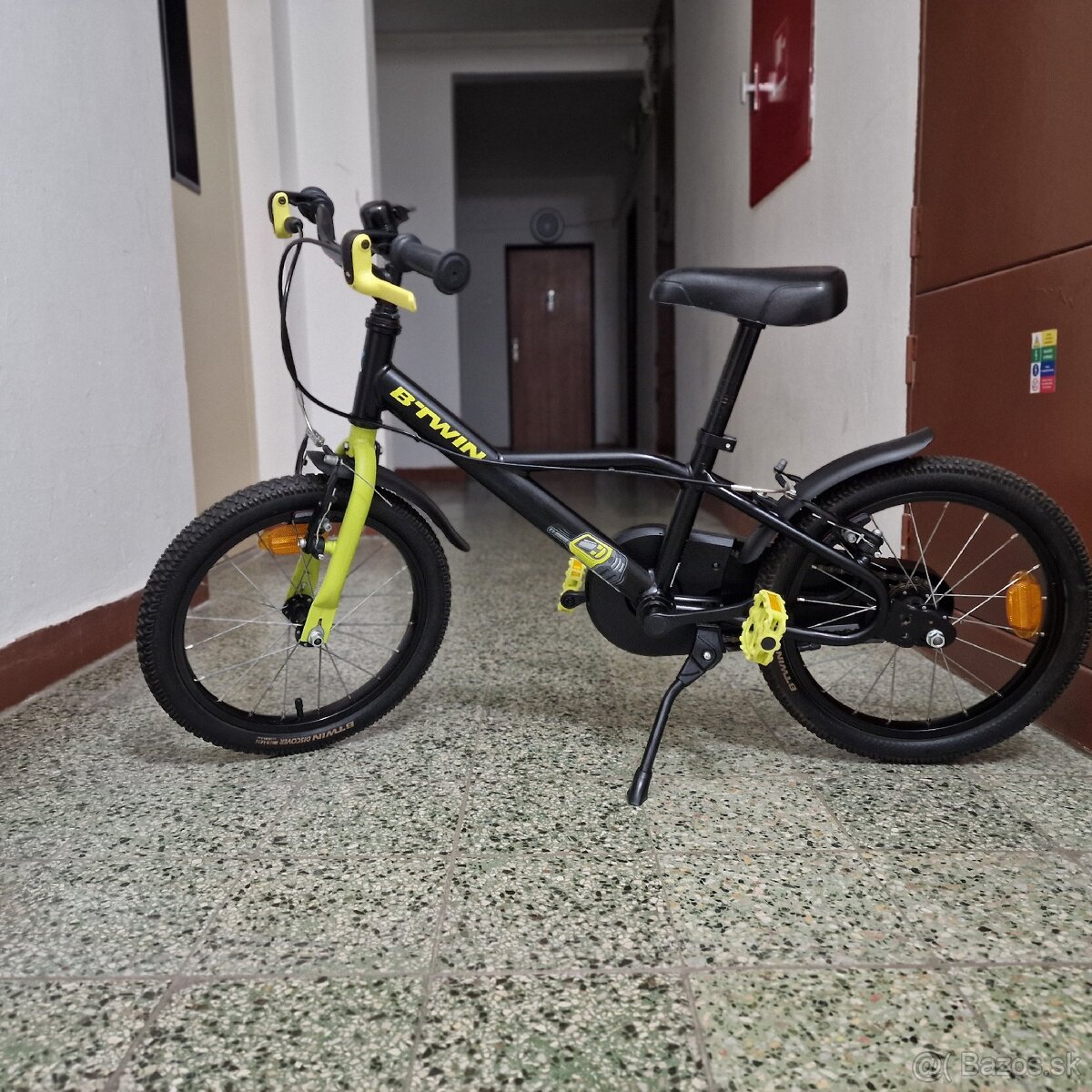 16-palcový bicykel pre deti od 4,5 do 6 rokov 500 Dark Hero