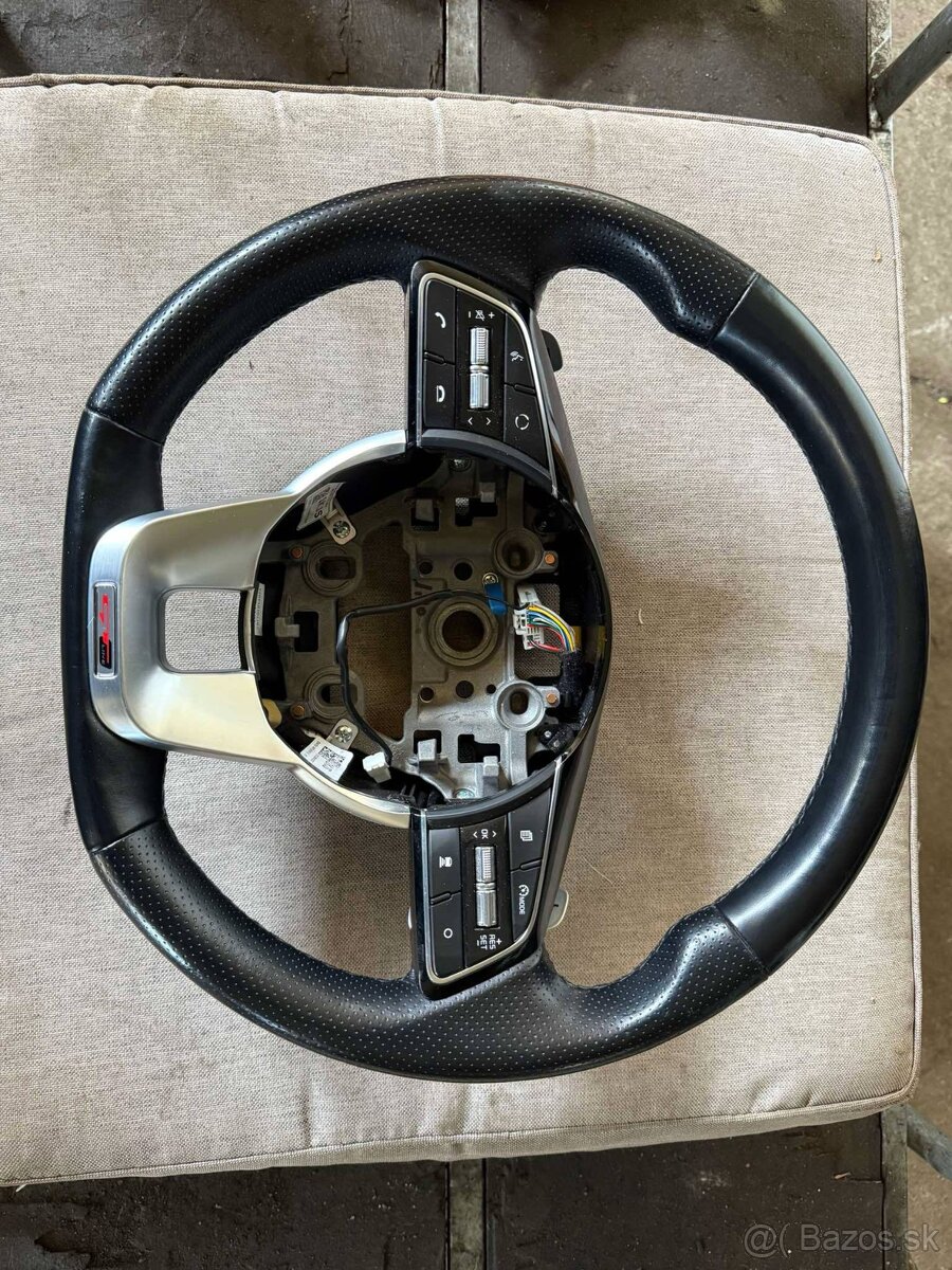 volant z kia sportage 4 gt line