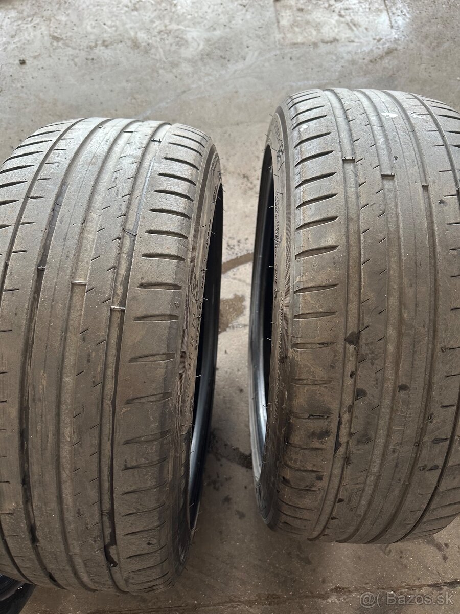 245/45r19