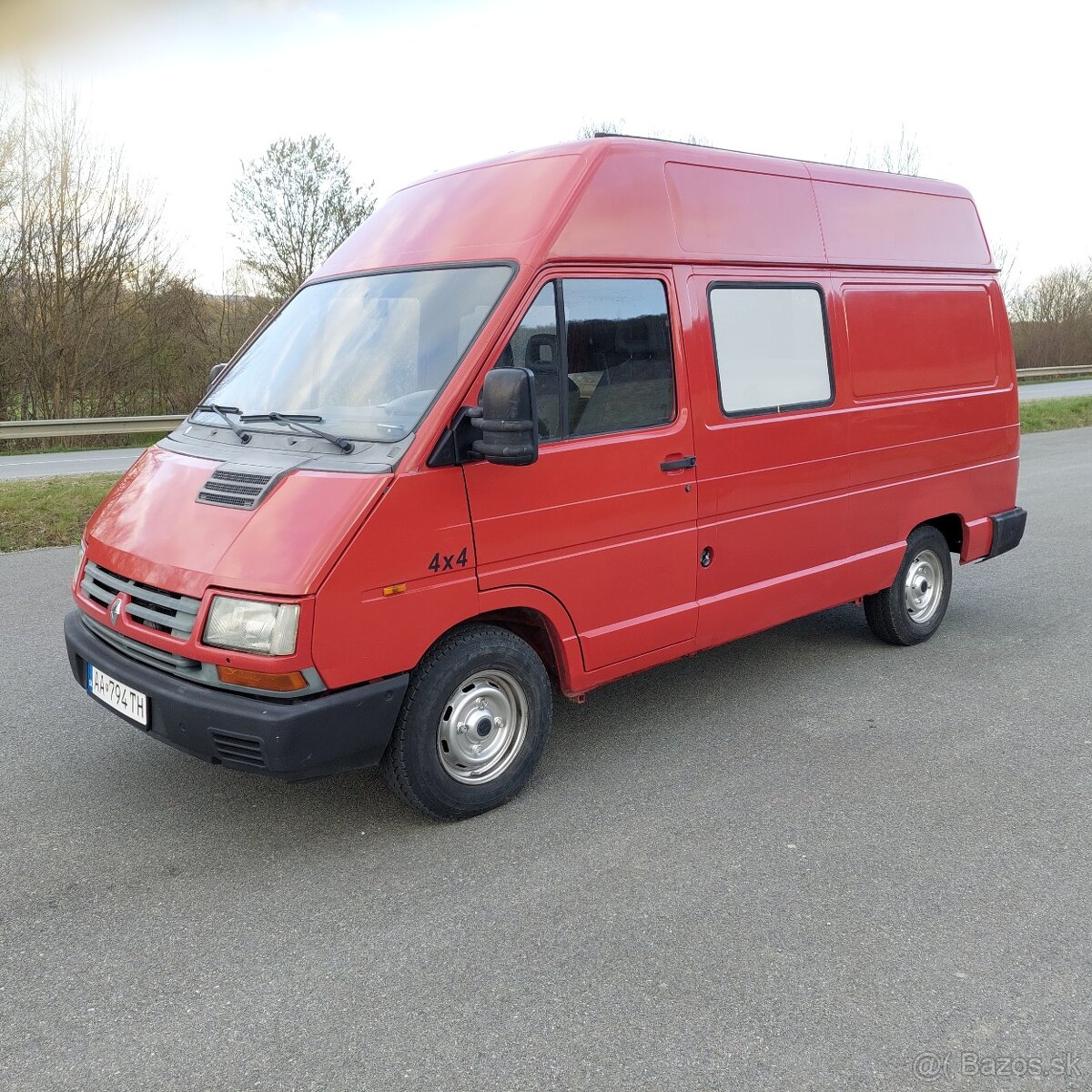 Renault Trafic 4x4 - obytná dodávka - karavan