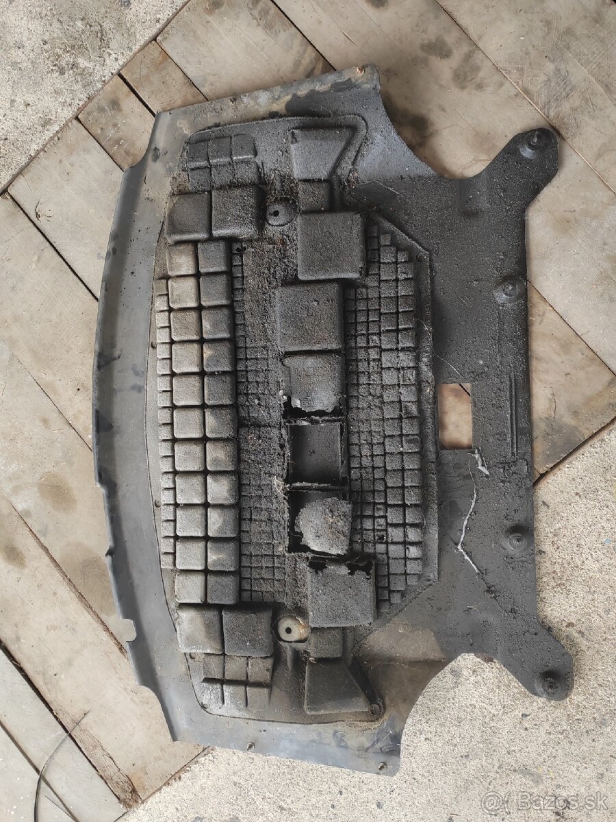 Kryt motora e60