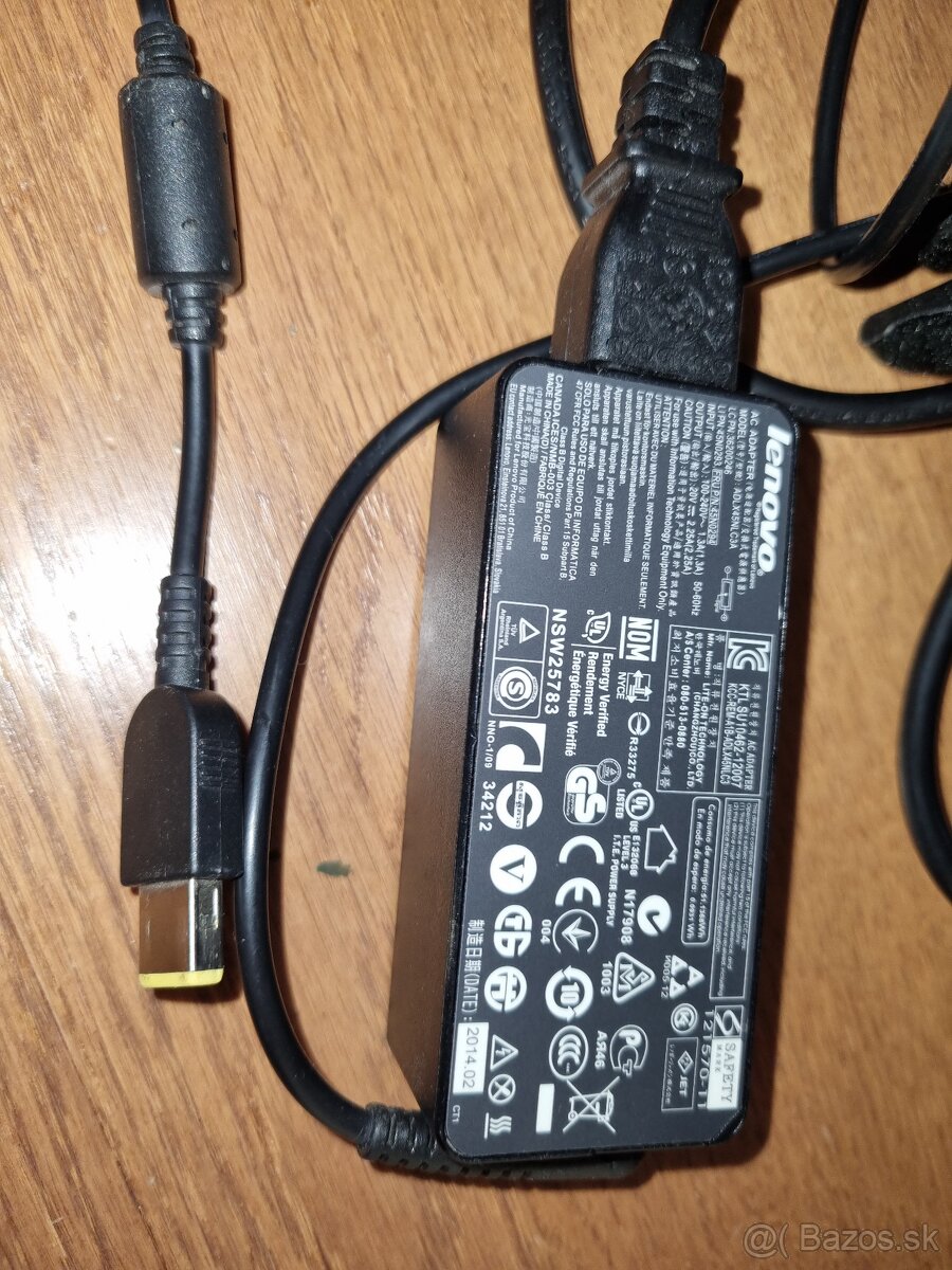 AC adaptér Lenovo, model ADLX45NLC3A.