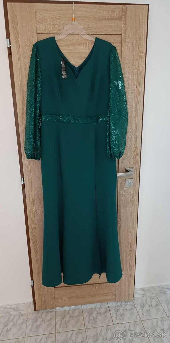 Spoločné elegantné šaty