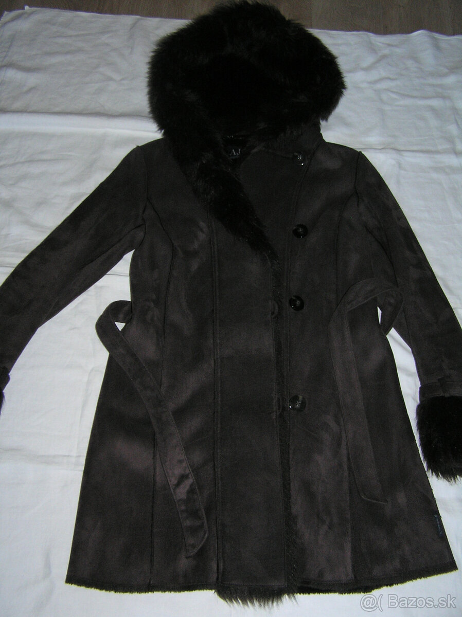 Nádherný semišový kožuch Armani