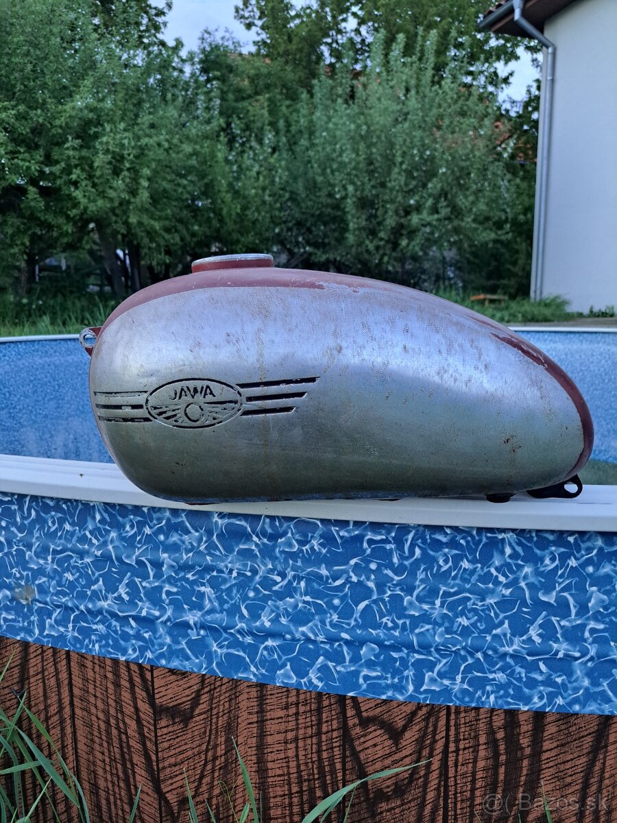 Palivová nádrž jawa 250