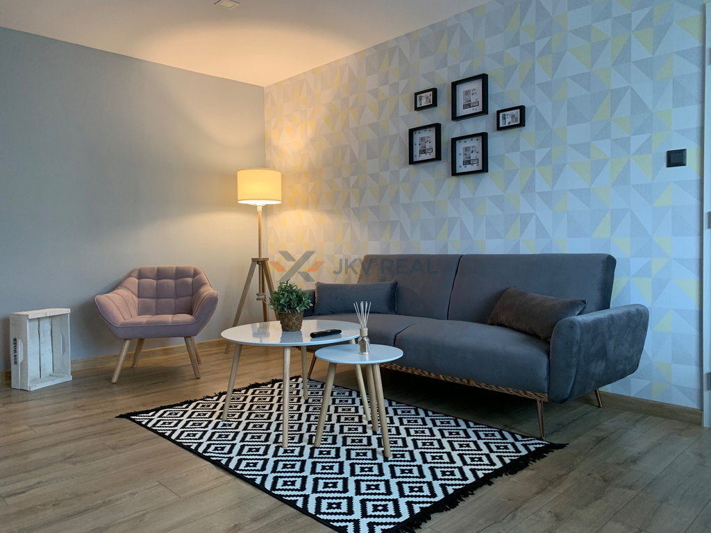 Dizajnový 2-izbový byt so šatníkom a balkónom PRIEVIDZA- Sta