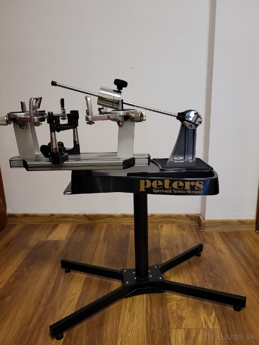 Tenisový vypletací stroj Peters