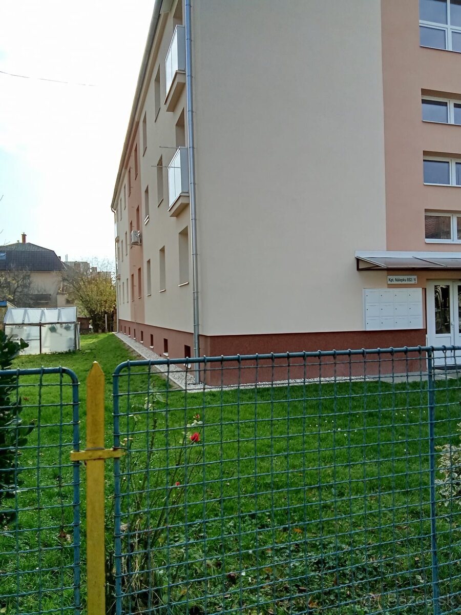 Prenájmem jednoizbový byt Nové Mesto nad vahom