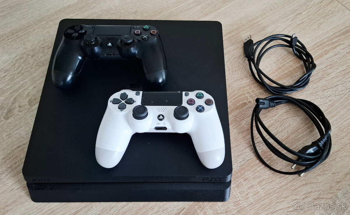 Predam hernu konzolu PS4 s 500Gb HDD.Sucastou su dva ovladac