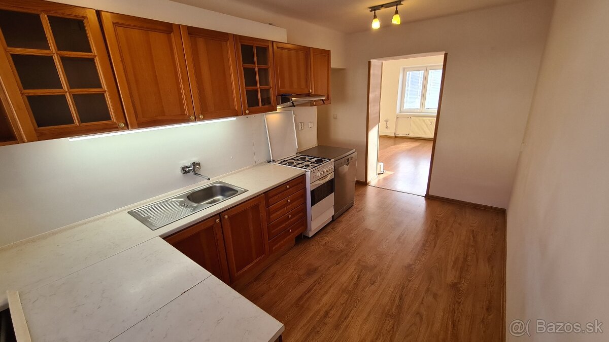 2-izbový byt, 61m² s balkónom - Staré sídlisko