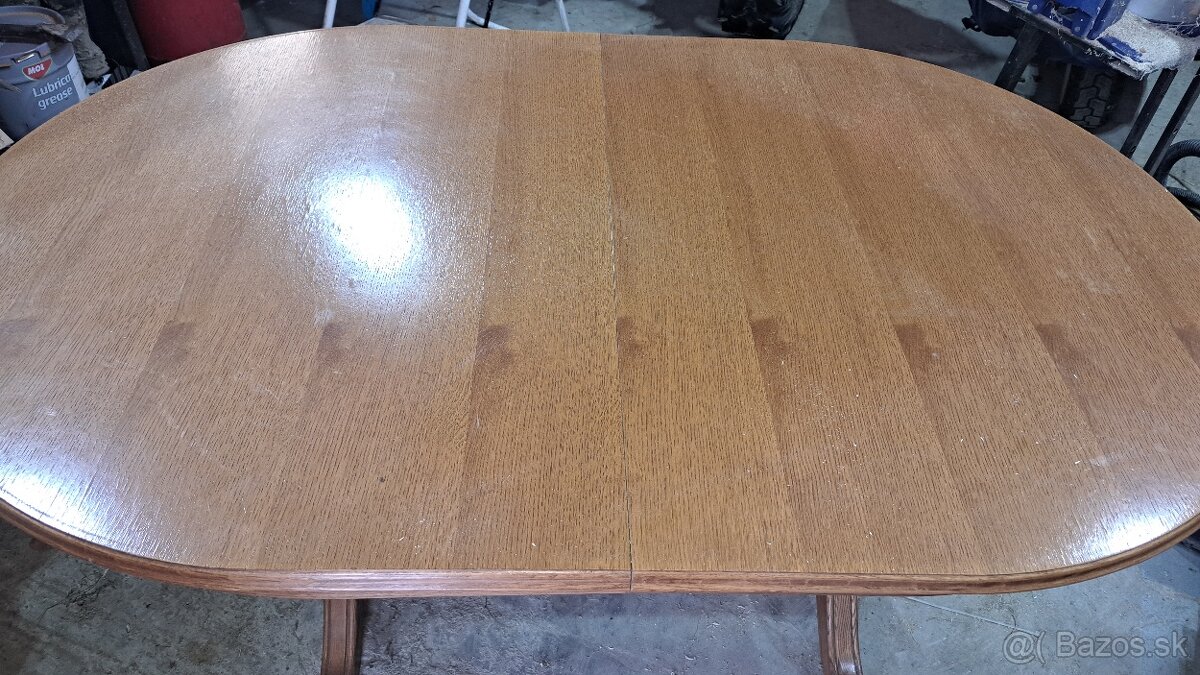 Stôl plus stoličky