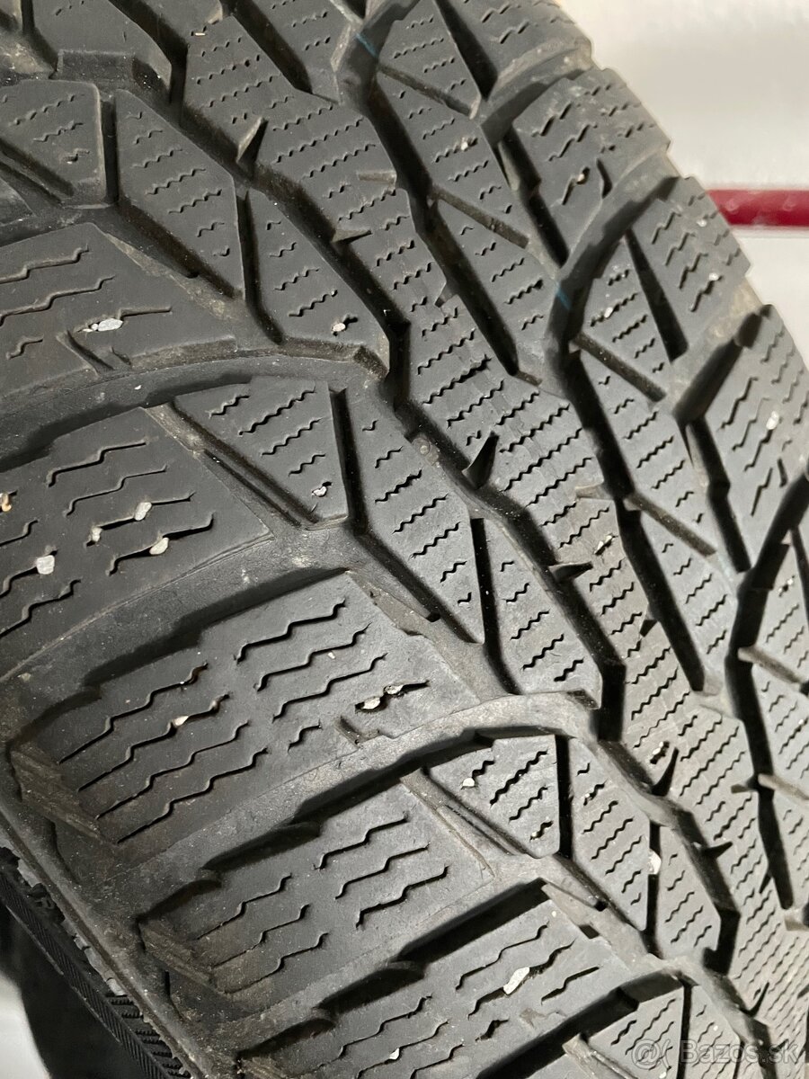 Nokian WRD4 185/60 R15