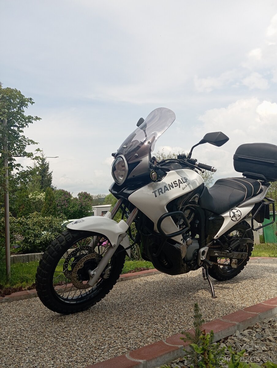Honda transalp 700