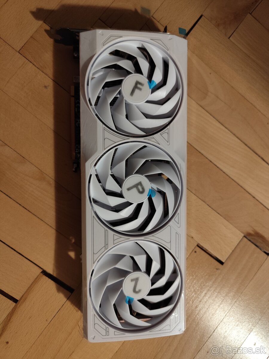 Predám grafickú kartu Sapphire AMD Radeon RX 7700 XT