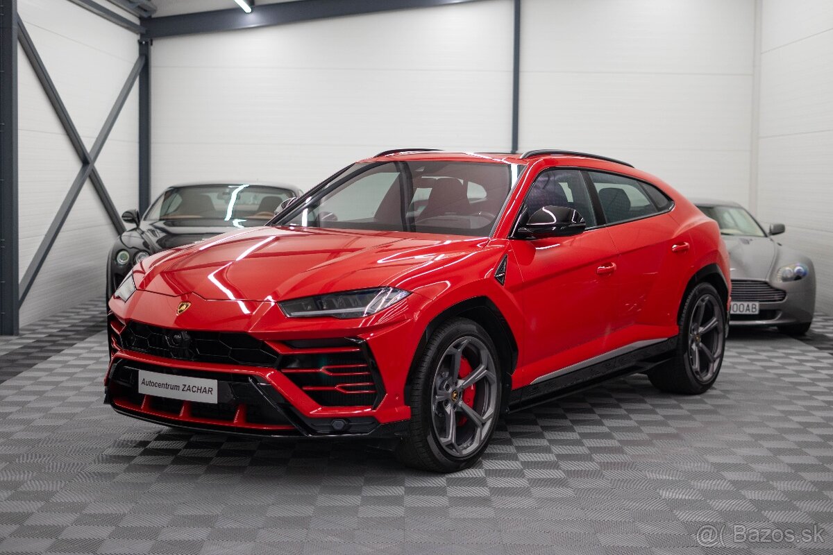 Lamborghini Urus Skladom