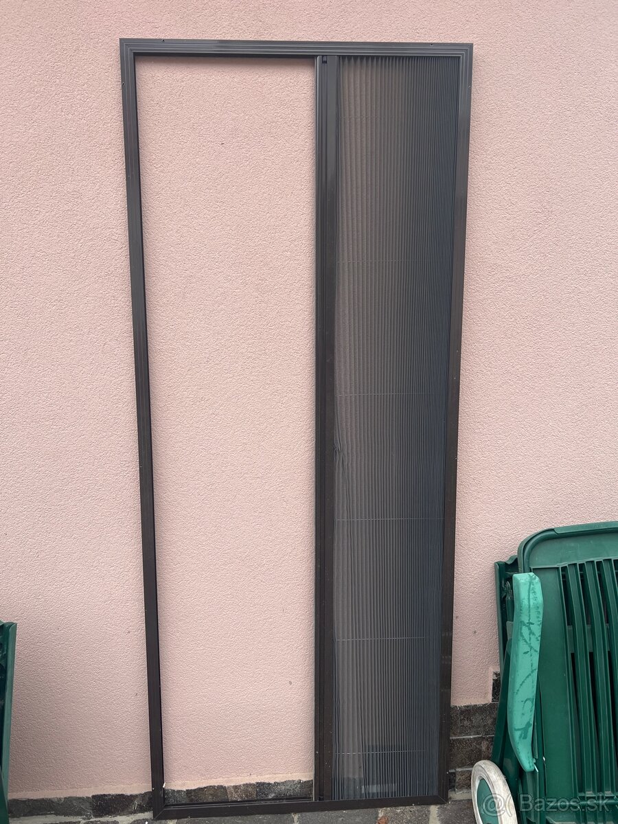 Predám sieťku na balkónové dvere