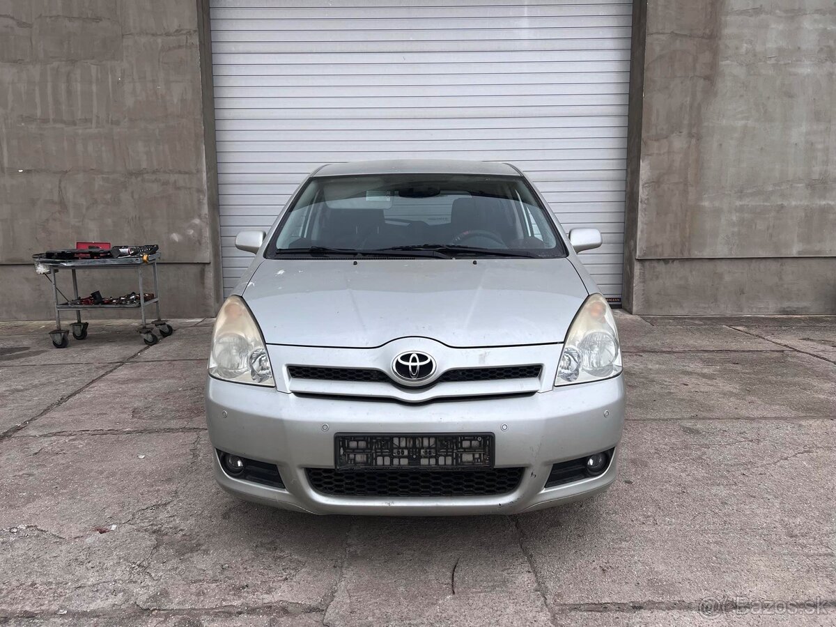 Predám náhradné diely na Toyota Corolla verso 1,8benz.