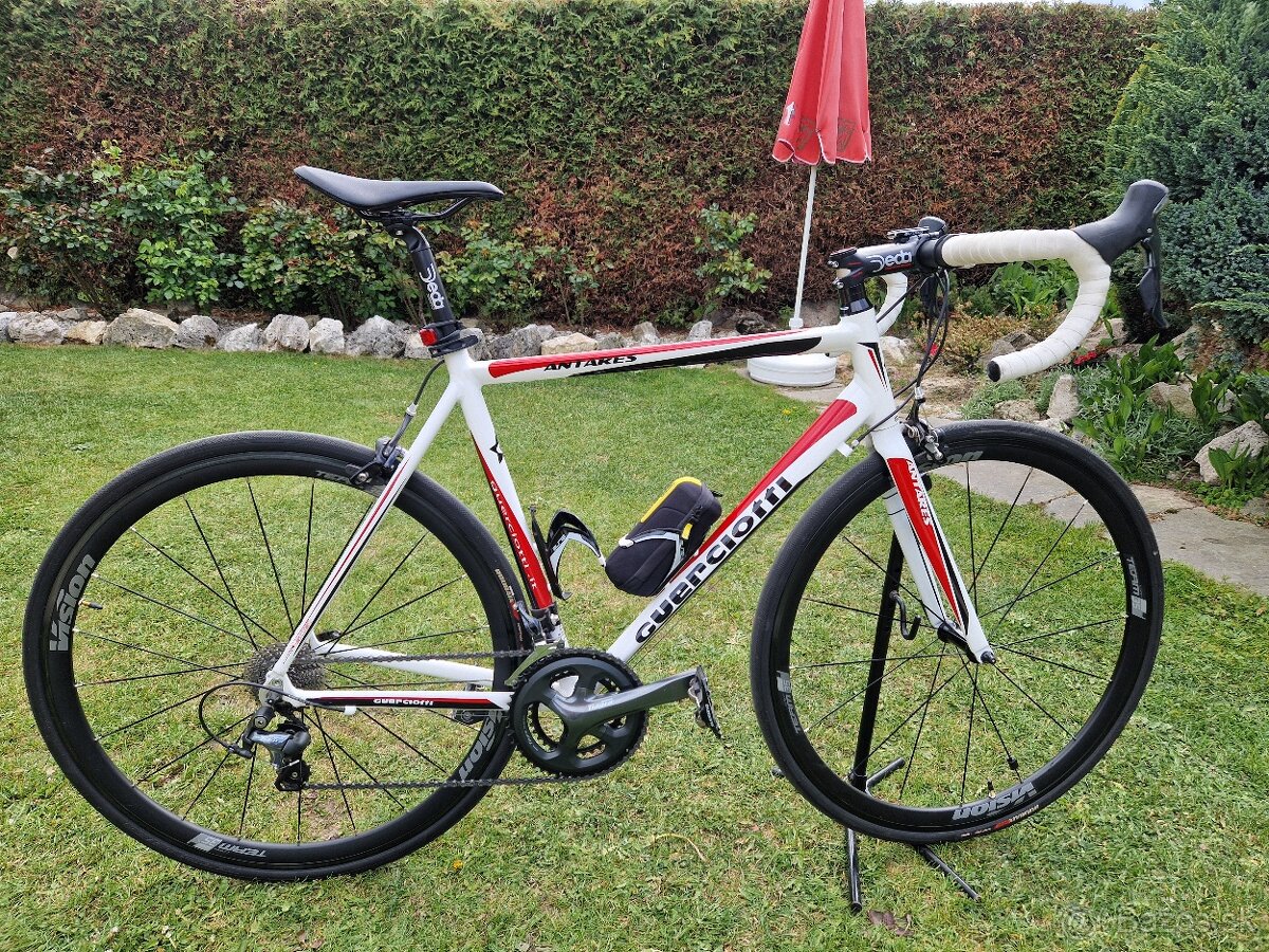 Cestný bicykel